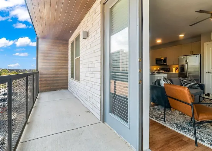 Attractive 2bd 2ba W Beautiful Pool In Worth * Fort Worth